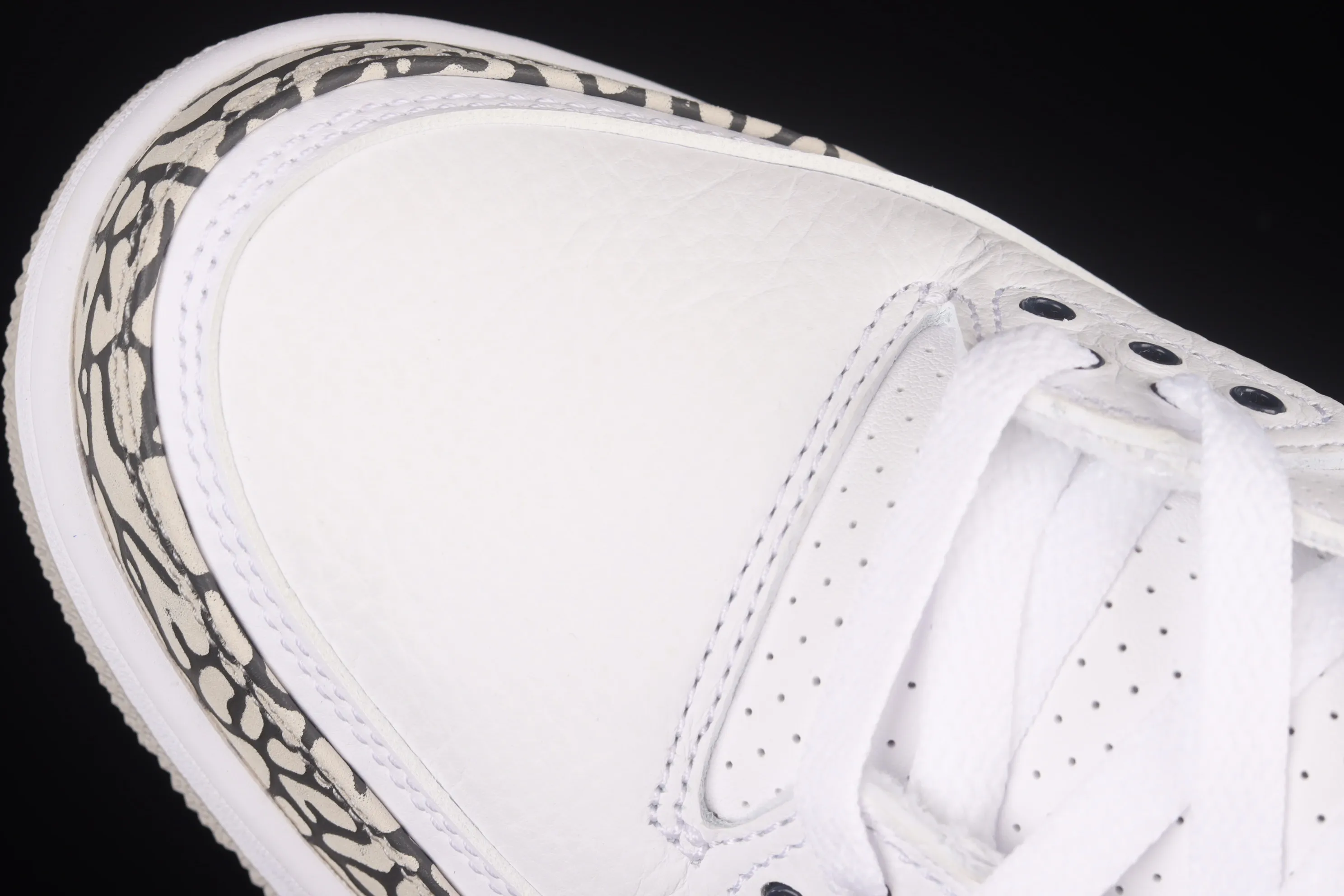 All categories Air Jordan Jordan series basketball shoes Air Jordan 3 foreign trade version Air Jordan 3 UNC AJ3 Joe 3 North Carolina blue white burst blue crack mid-basketball sneakers CT8532-104